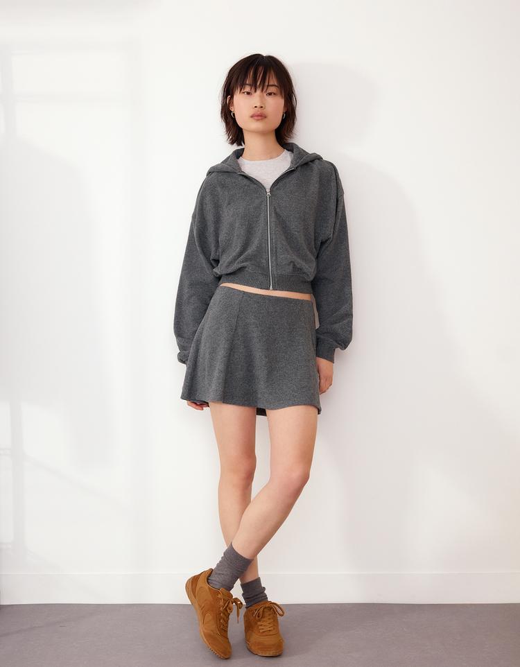 Hooded jacket with zip