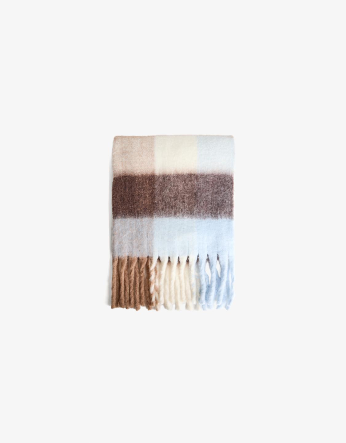 Checked scarf