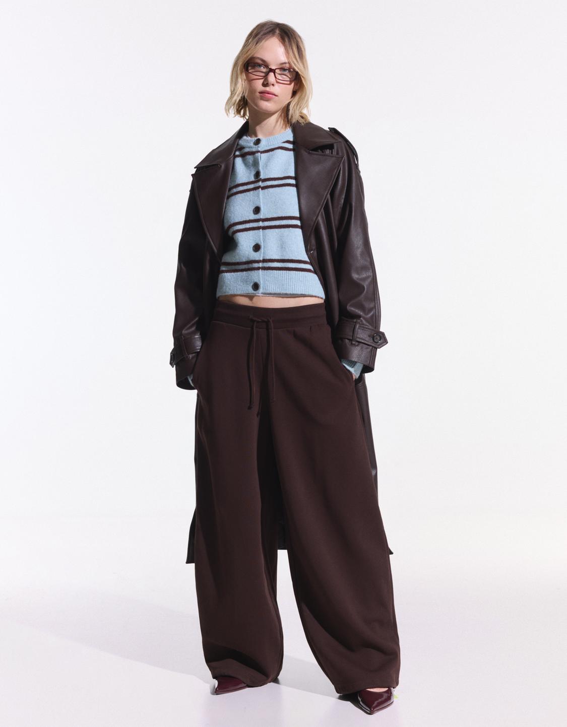 Gilet à boutons rayé