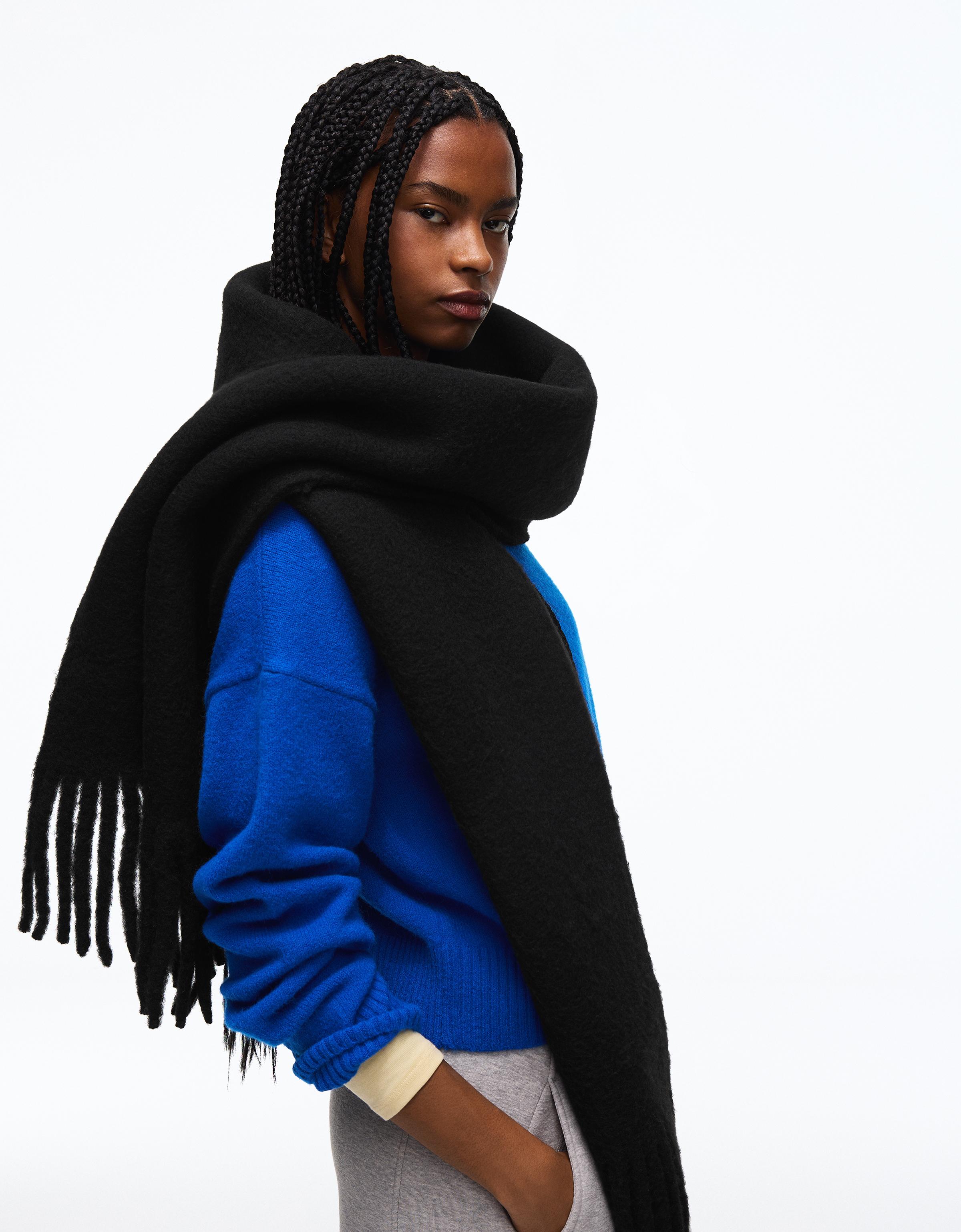 Chunky fringed scarf — Black