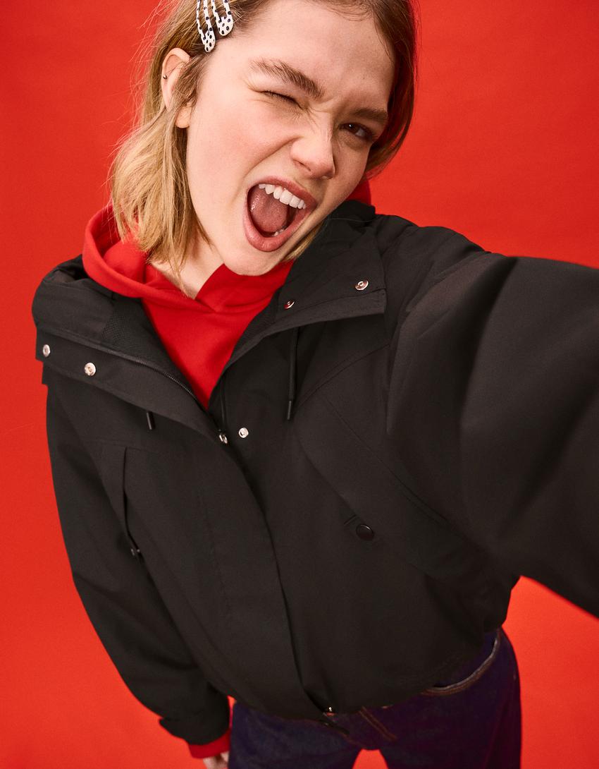 جاكيت تقني مقاوم للماء-أسود