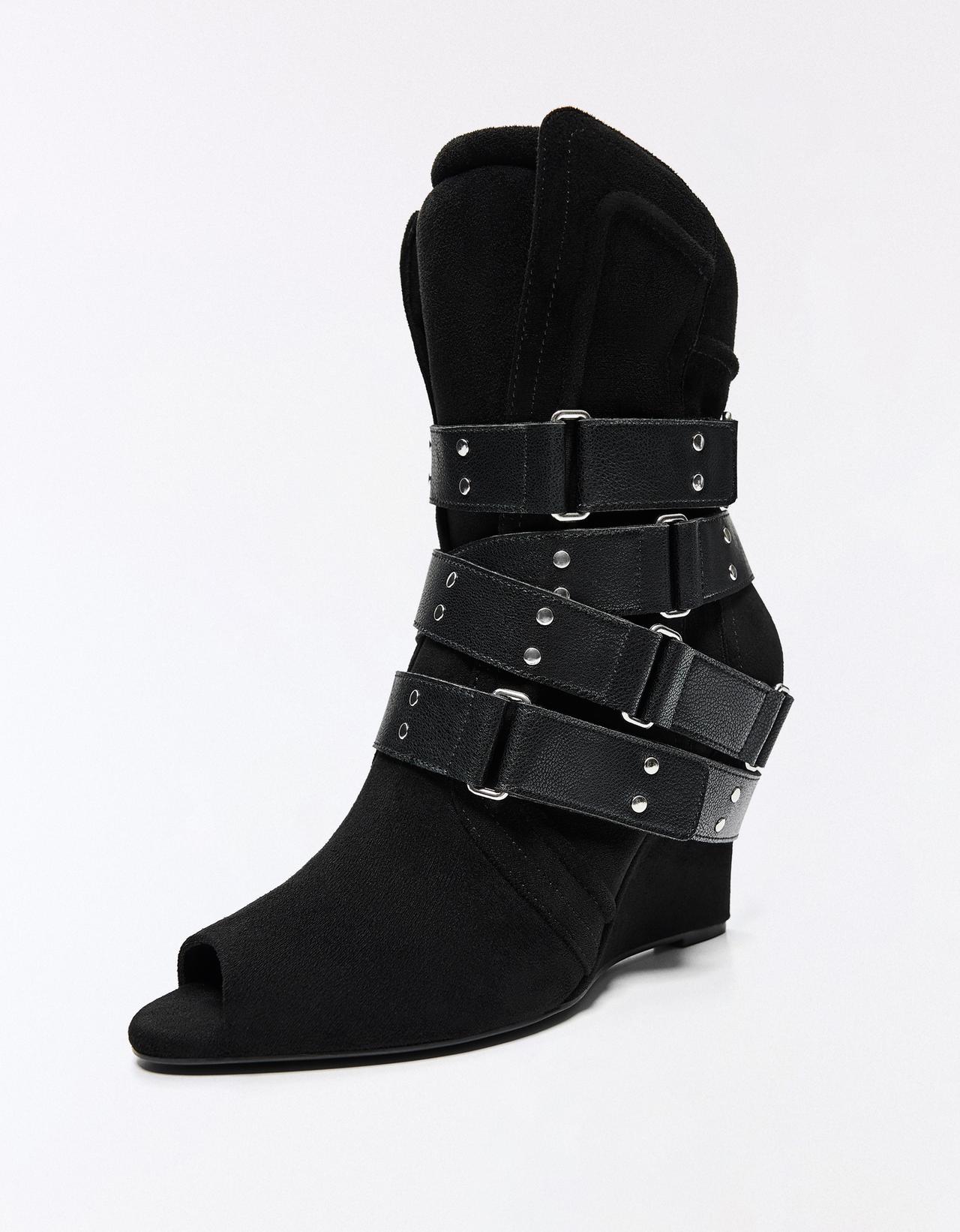 Peep toe wedge ankle boots — BLACK