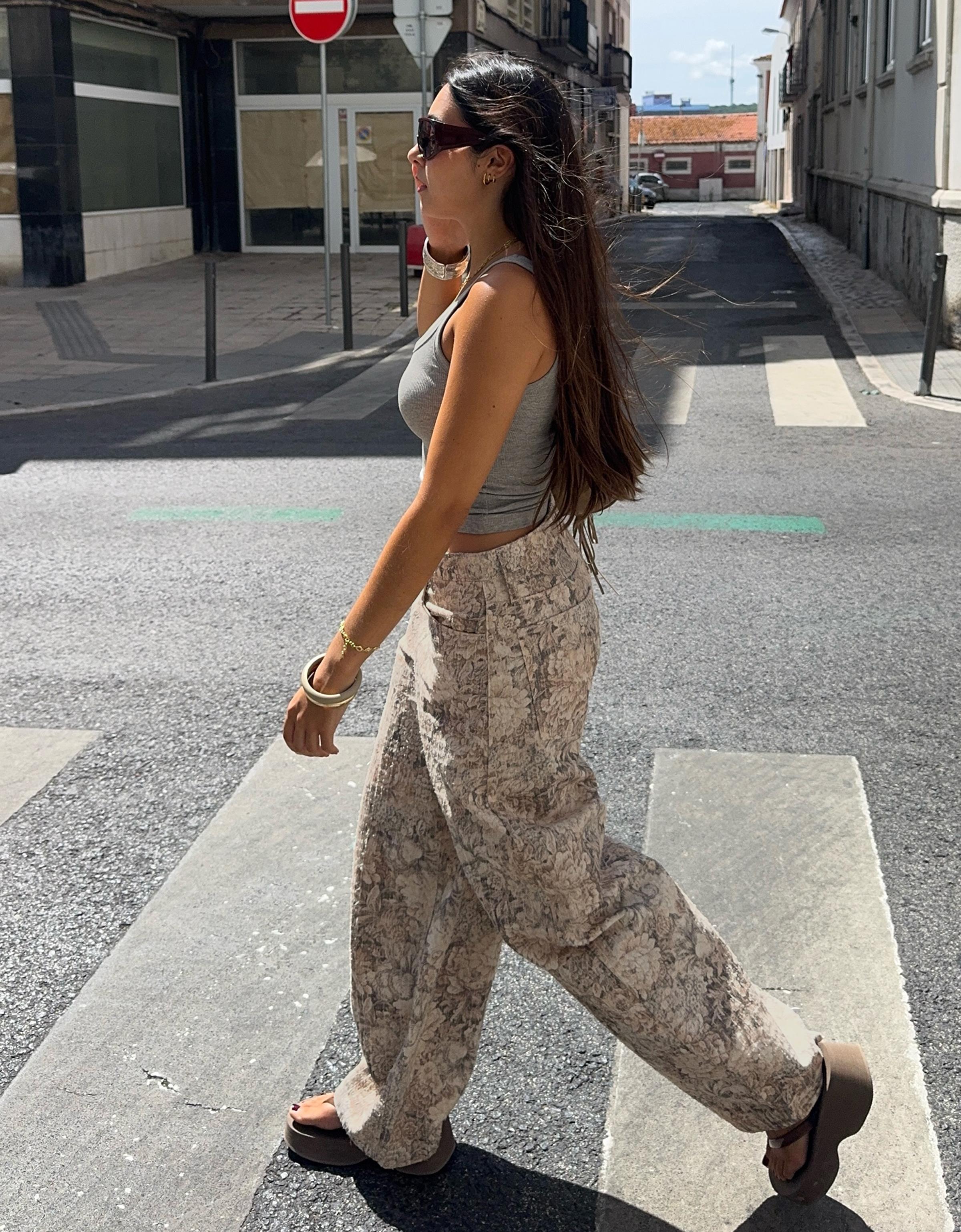 Bershka Desenli barrel fit pantolon görsel 6