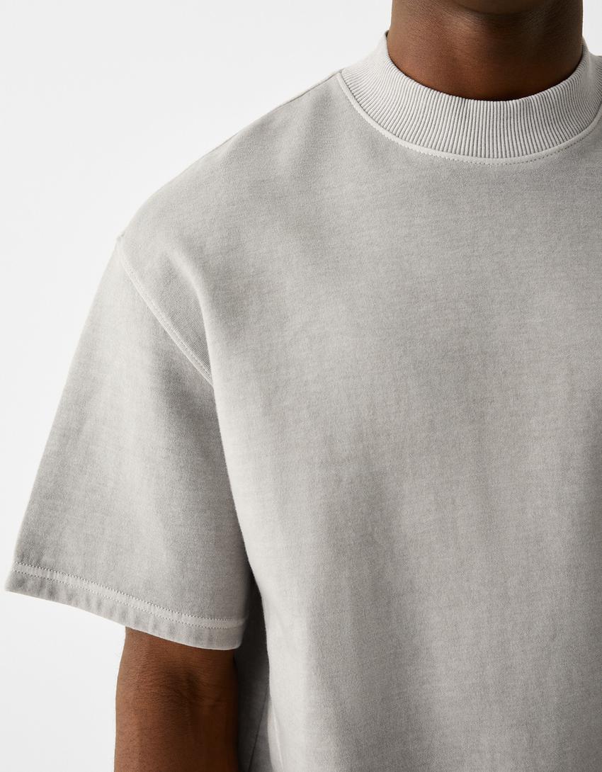 Short sleeve faded-effect plush T-shirt with interlocking and ribbed trims-Green-5