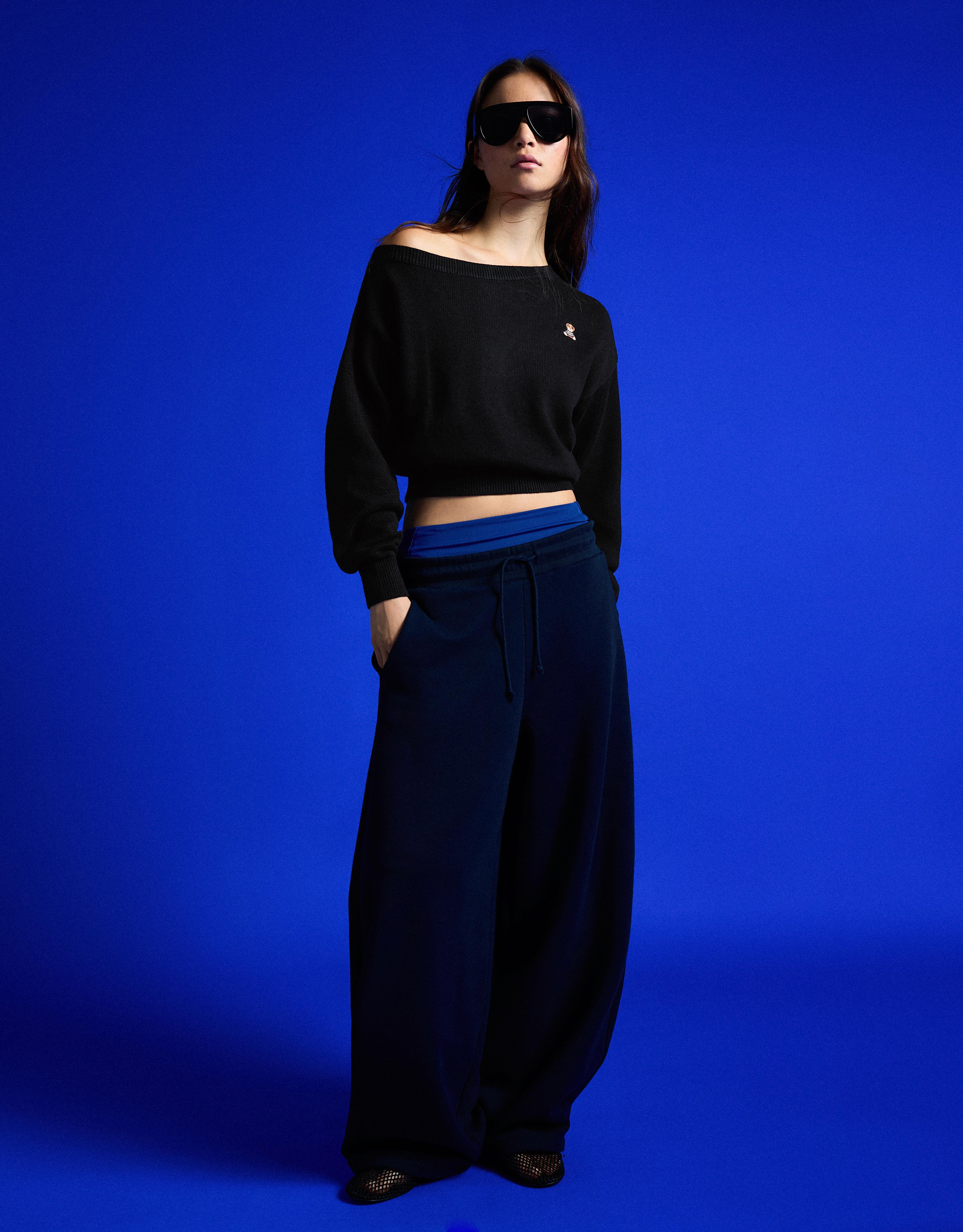 Bear embroidered boat neck jumper — Black