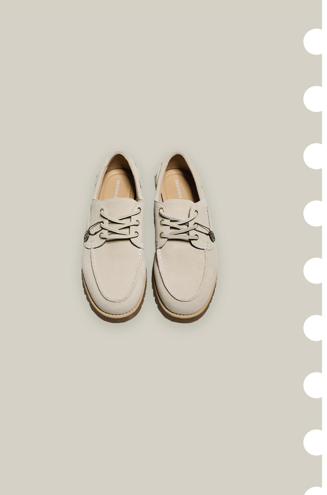Split leather deck shoes with keyring detail