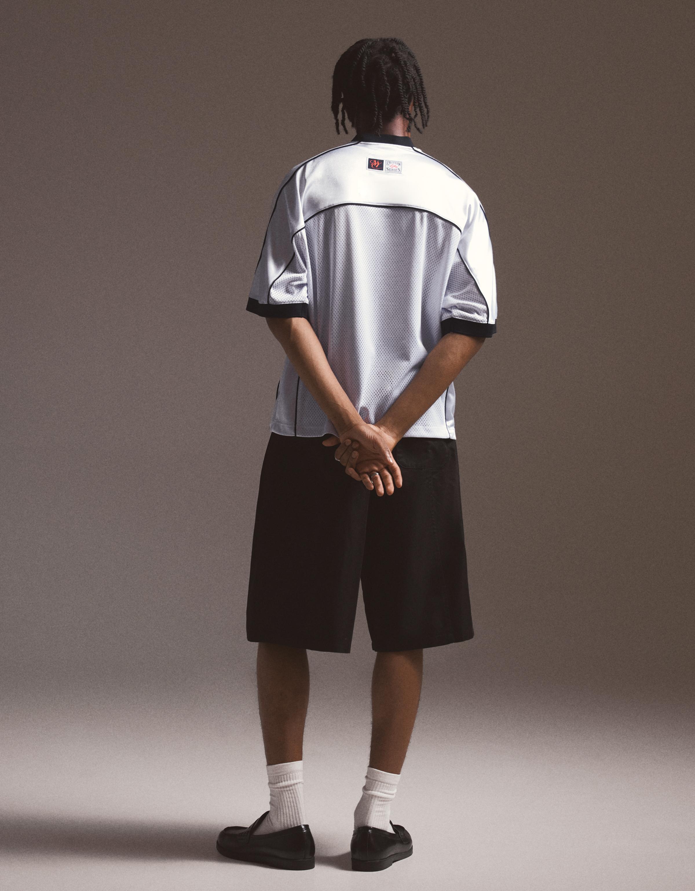 Balloon fit Bermuda shorts with darts — Black