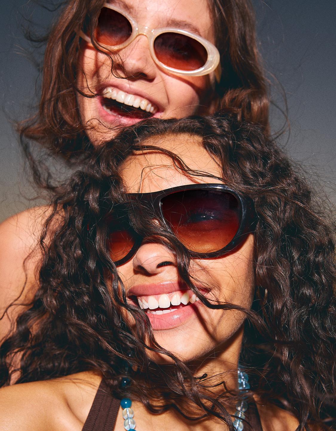Resin sunglasses