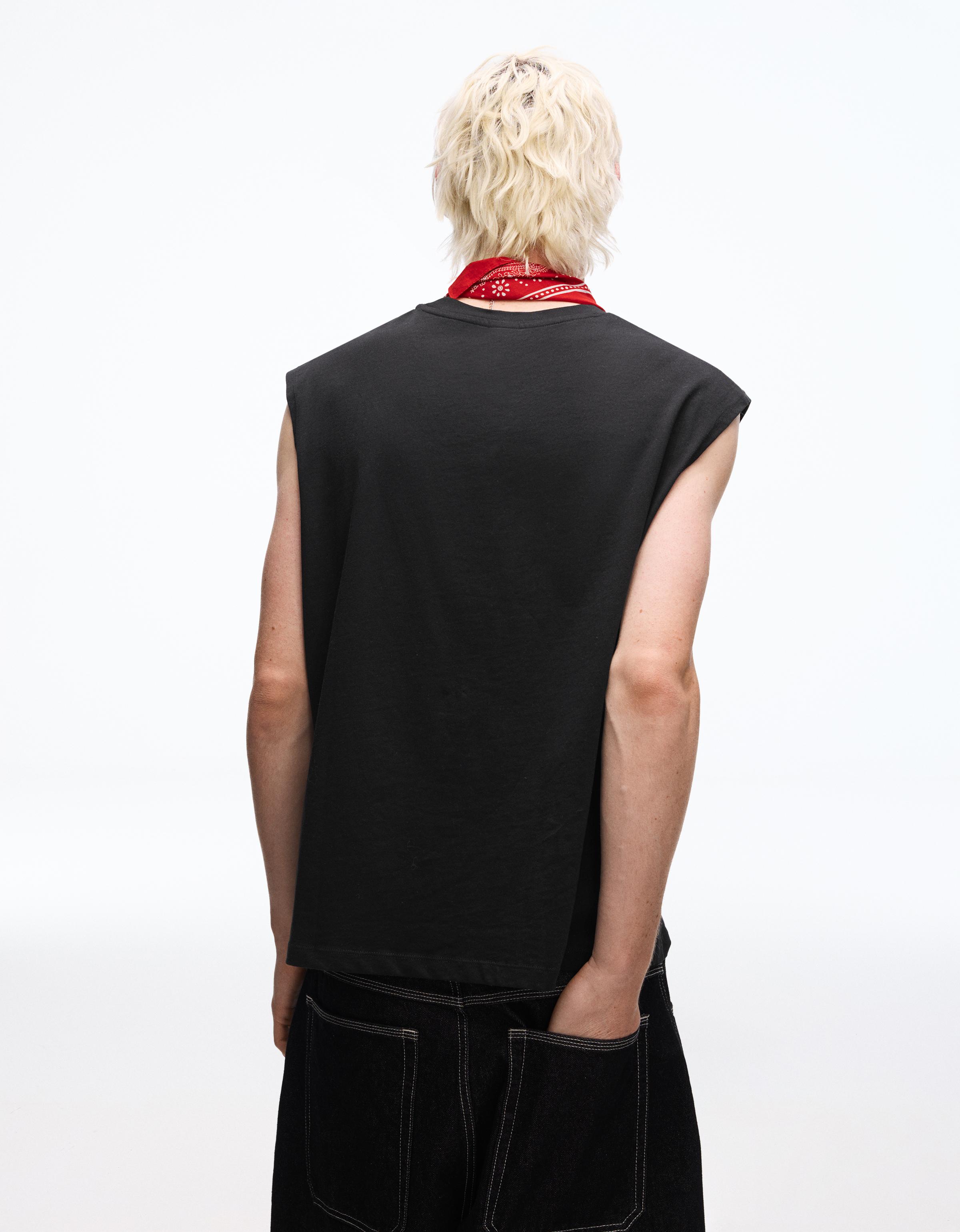 Sleeveless T-shirt — Black