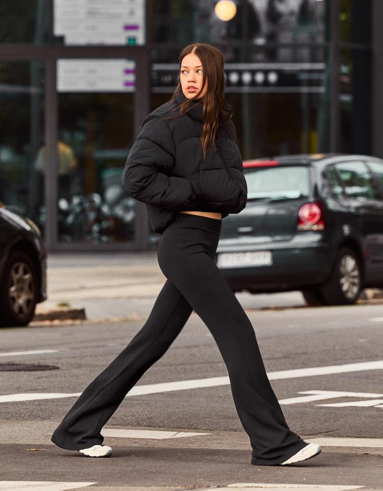 Pantalón flare soft con modal