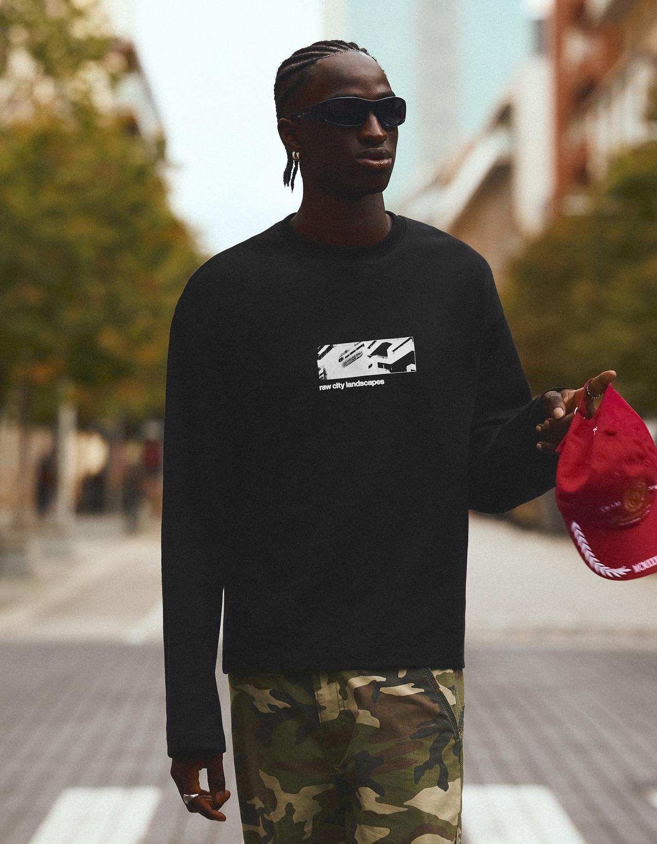 Round neck print sweatshirt — Black