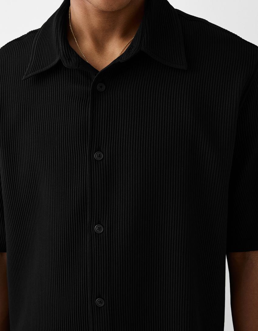 Pleated short sleeve shirt-Black-5