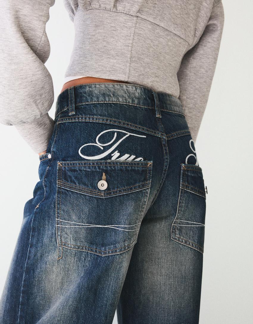 Jeans boyfriend tiro bajo bordado-Azul lavado