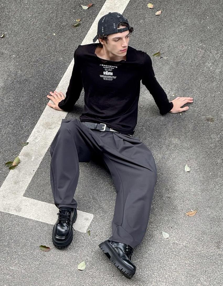 Tričko slim fit s potiskem a dlouhými rukávy-Černá