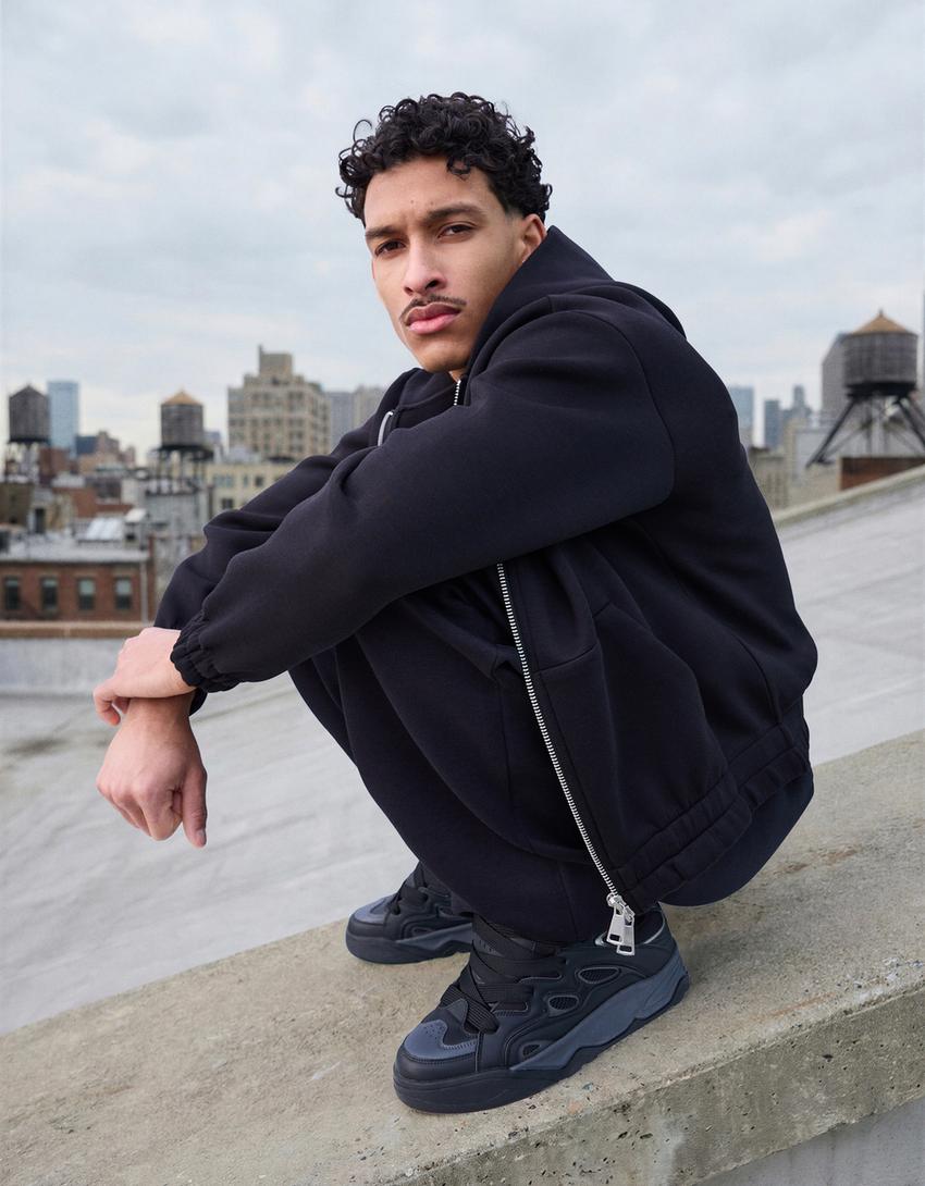 Skate-Sneaker mit dicker Sohle-Schwarz