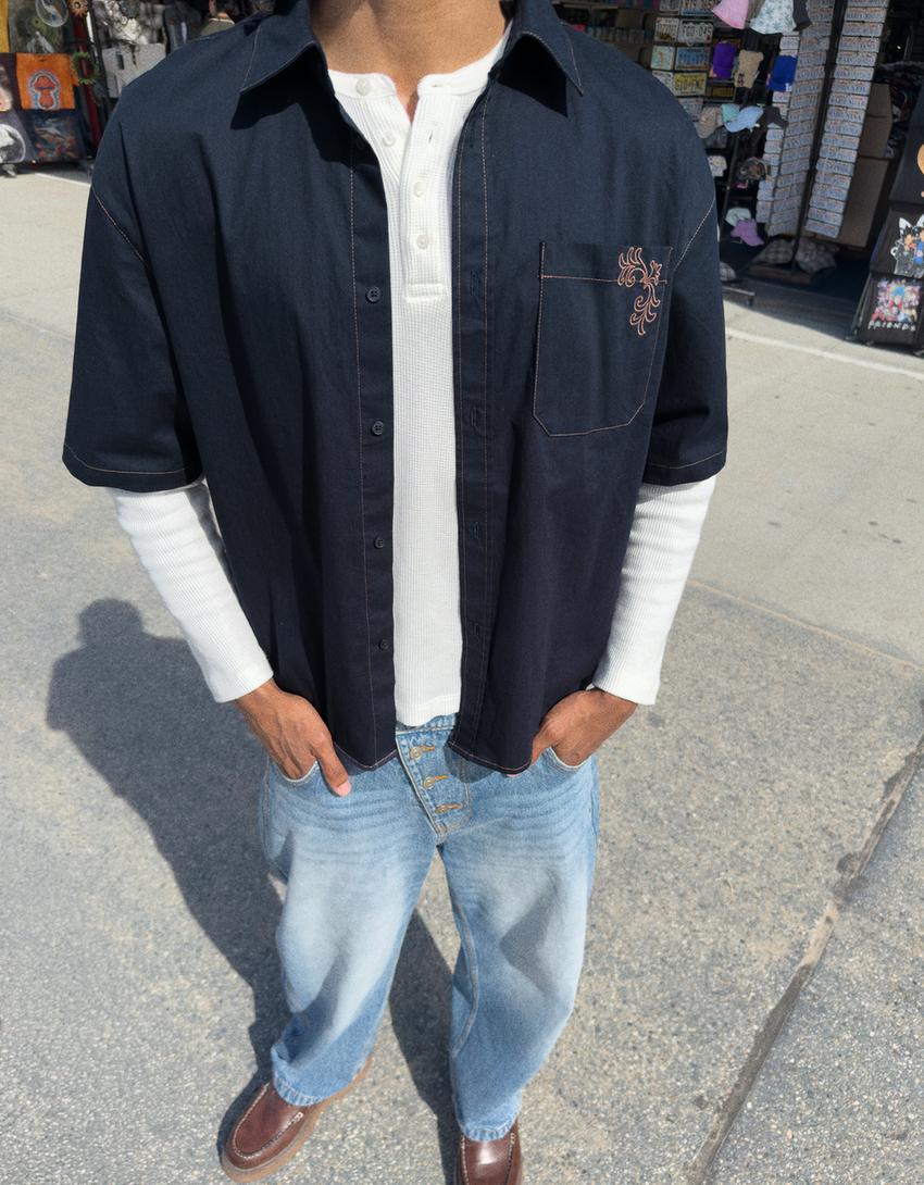 Oversize-Hemd mit kurzen Ärmeln und Stickerei-Marinenblau