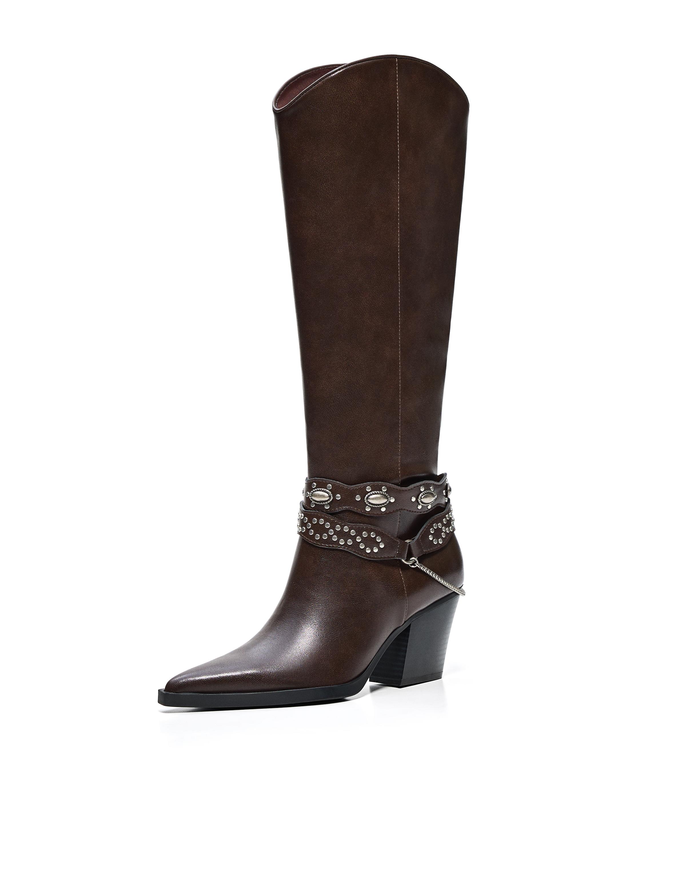 Heeled cowboy boots