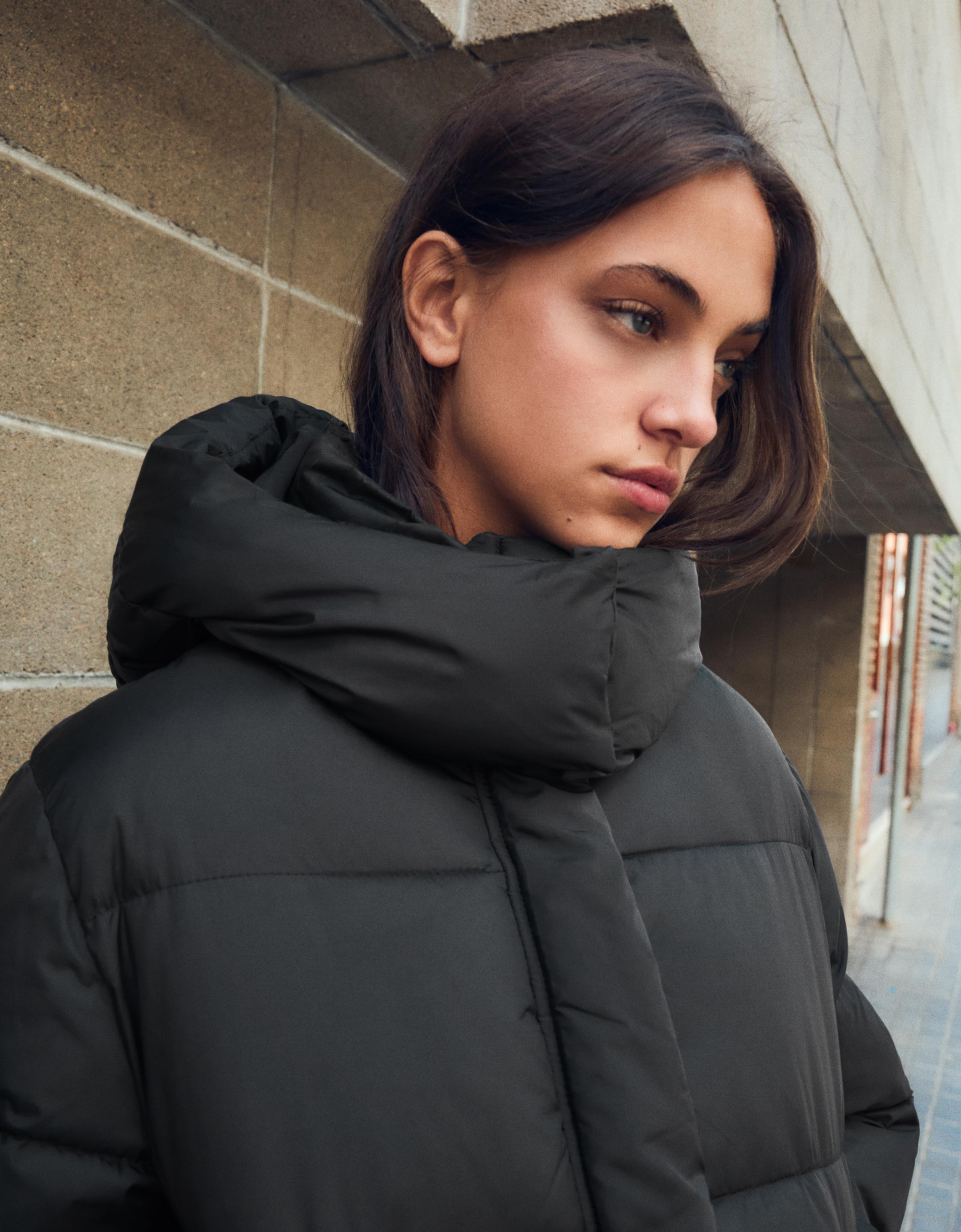 Bershka Oversize kapüşonlu şişme ceket görsel 6