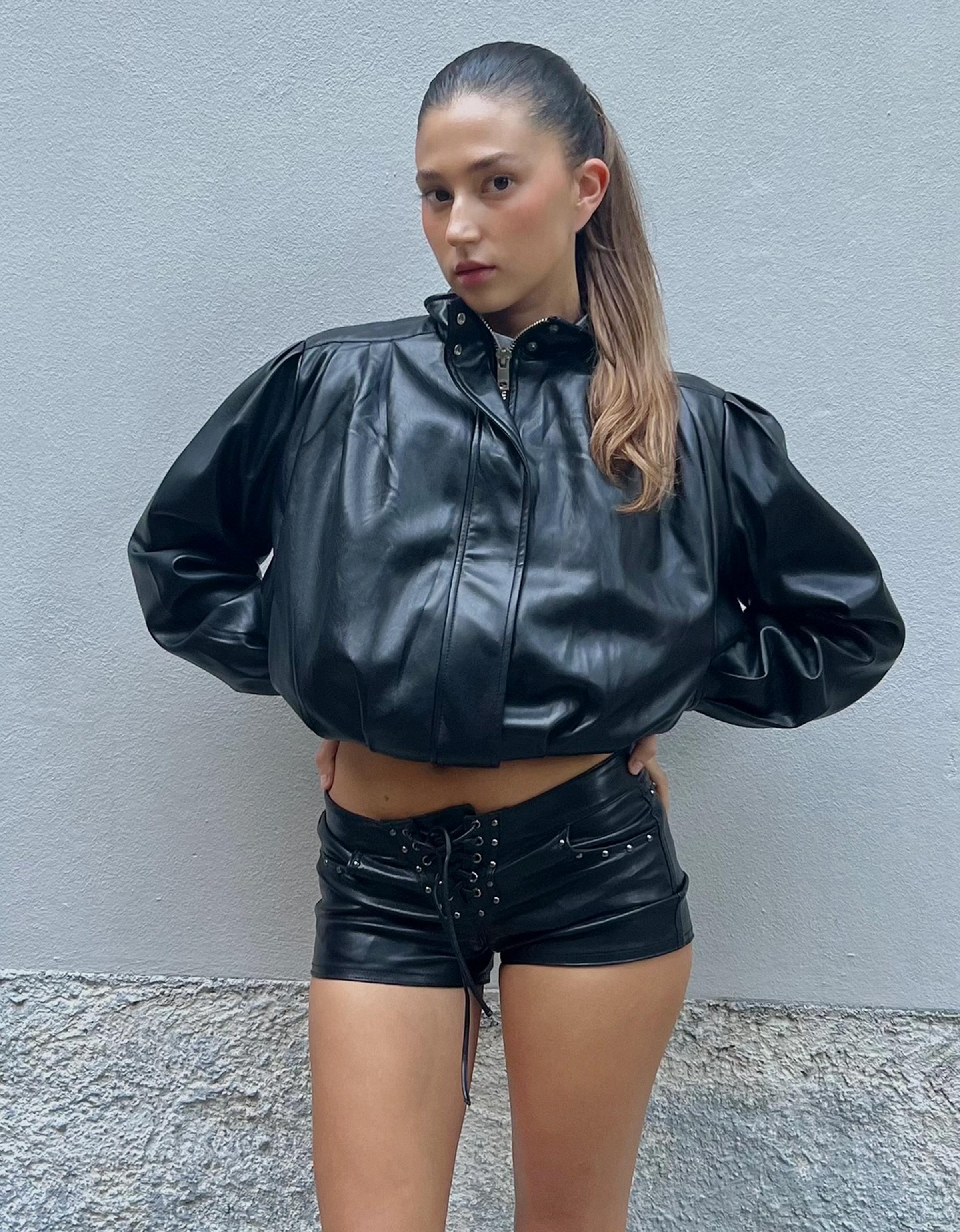 Bershka Shorts Aus Kunstleder Mit Nieten Und Schnürung Damen 38 Schwarz