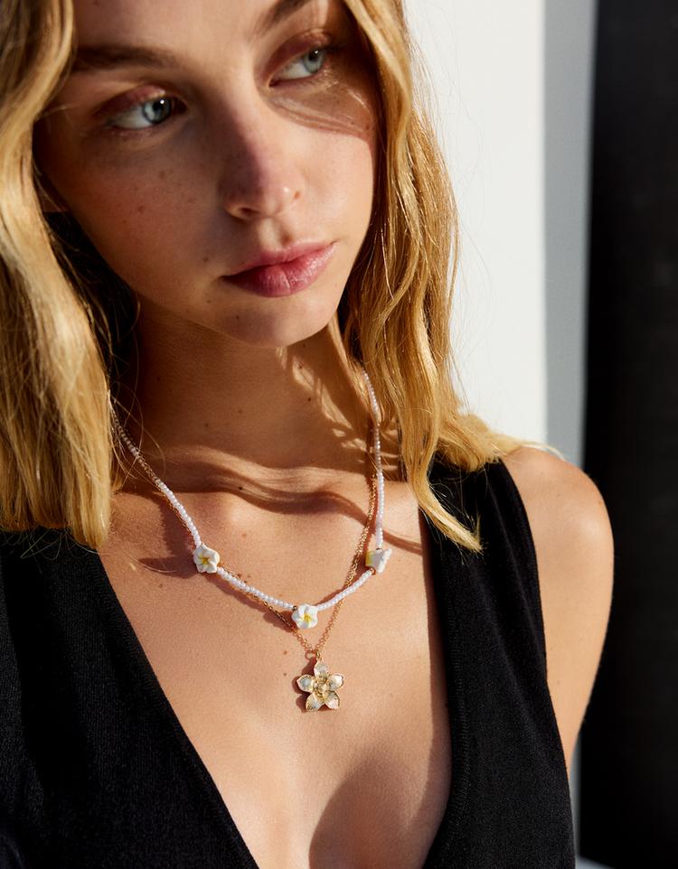 Çiçekli kolye paketi