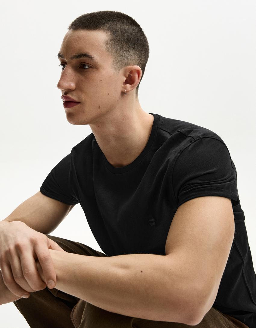 Embroidered short sleeve roll-up T-shirt-Black