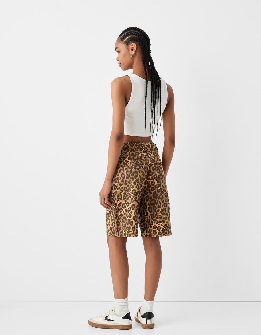 Calções bermuda de sarja com estampado animal-Caramelo-2