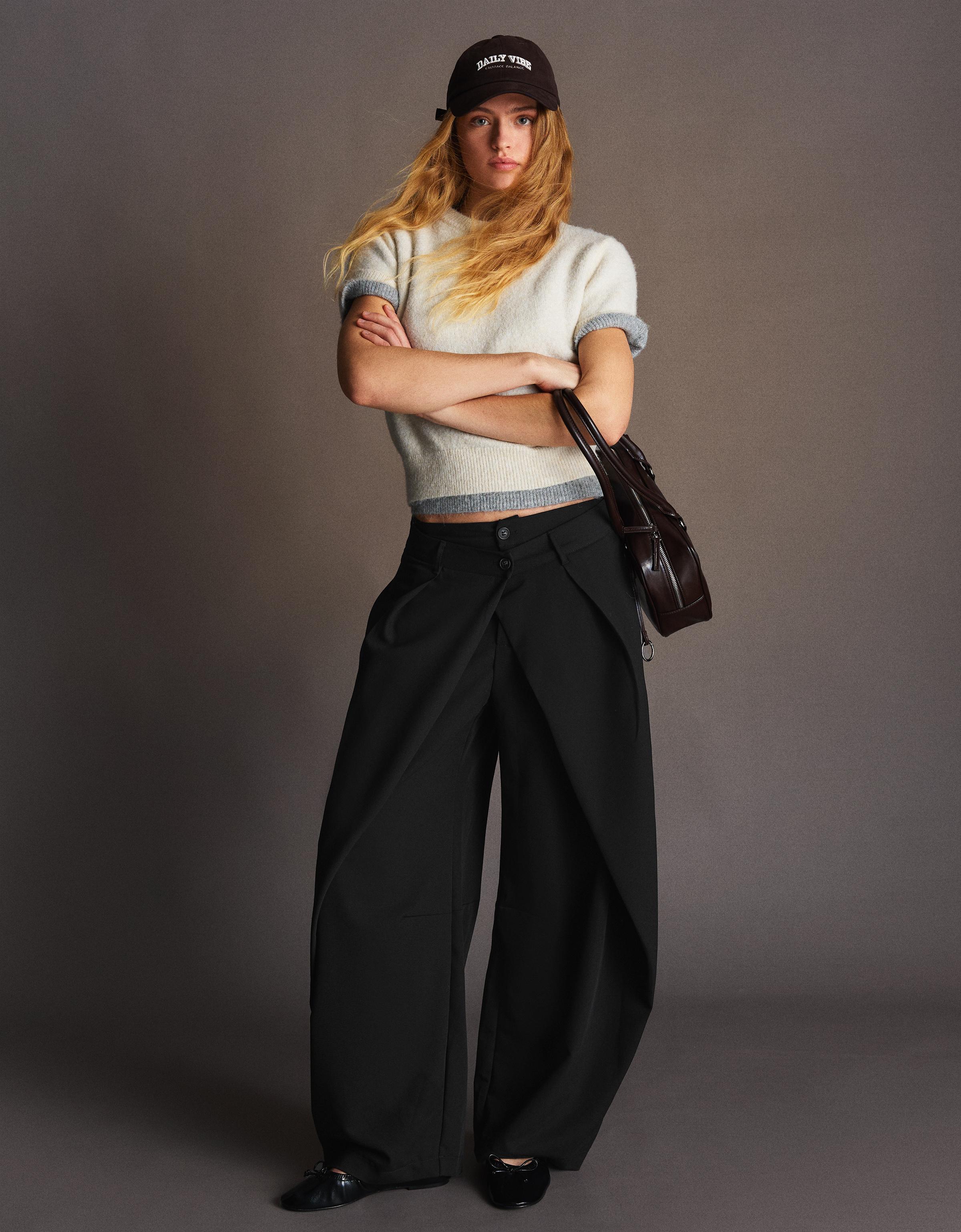 Pleated double-button trousers — Black