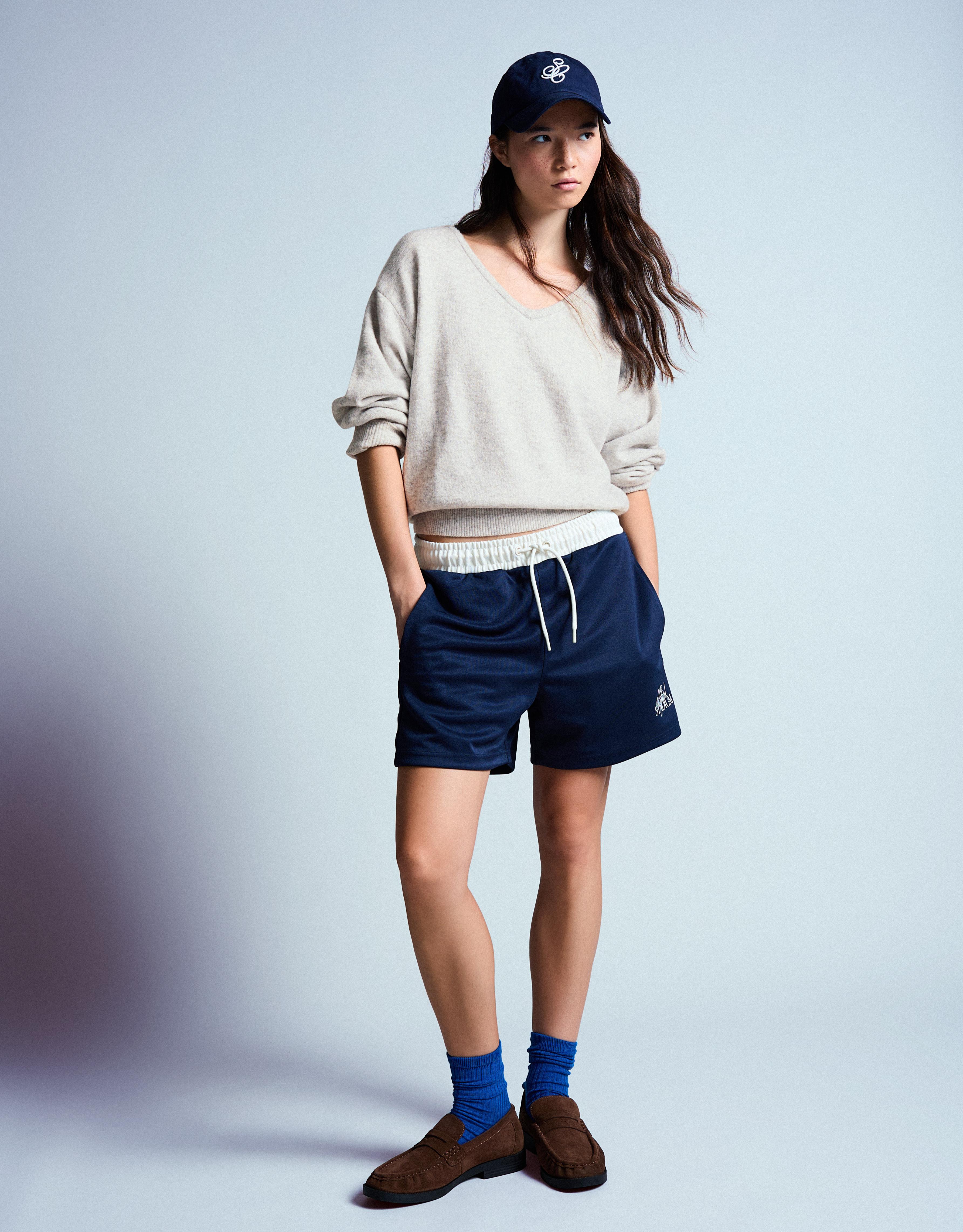 Oversize V-neck soft touch sweater — Grey