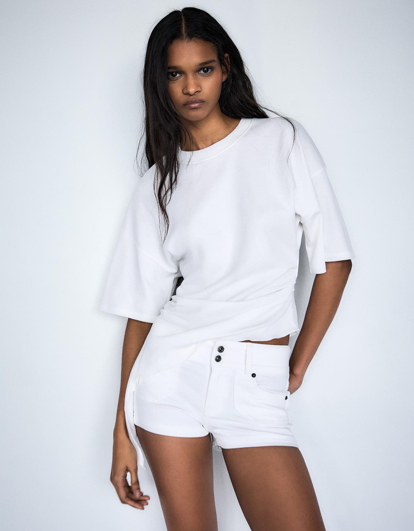 Bershka Short Denim Mini Bordado Mujer Blanco