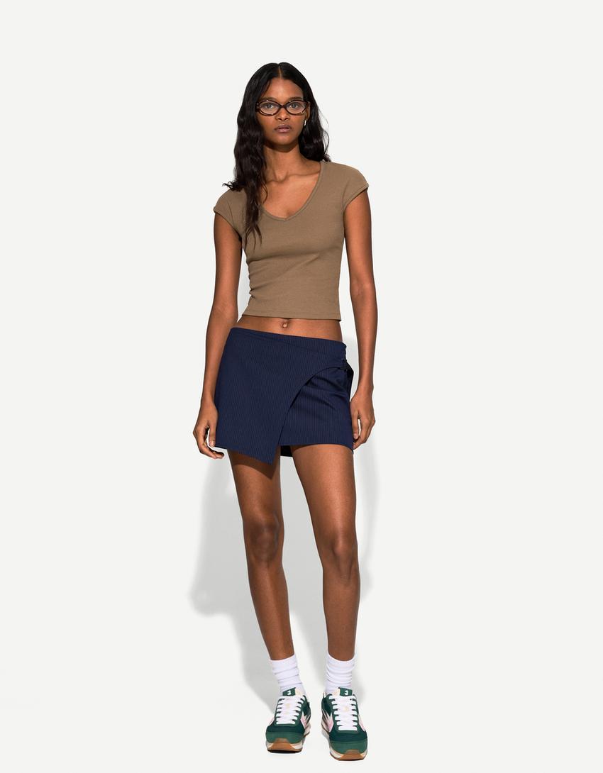 Short sleeve V-neck T-shirt-Brown