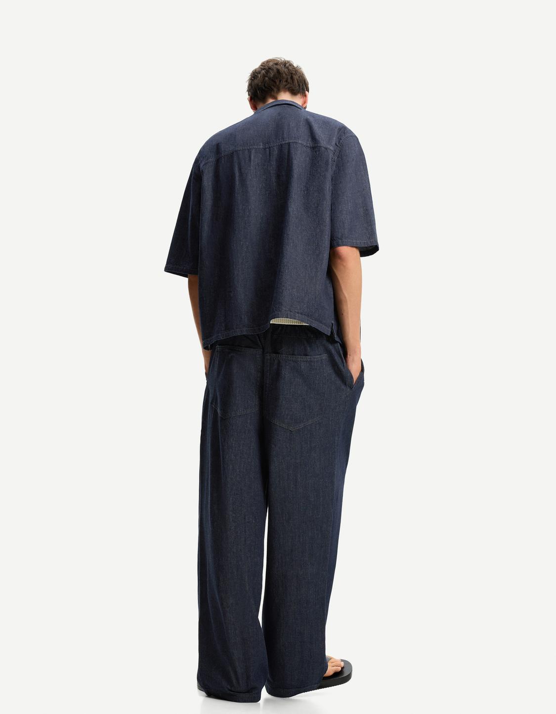 Set med skjorta och jeans