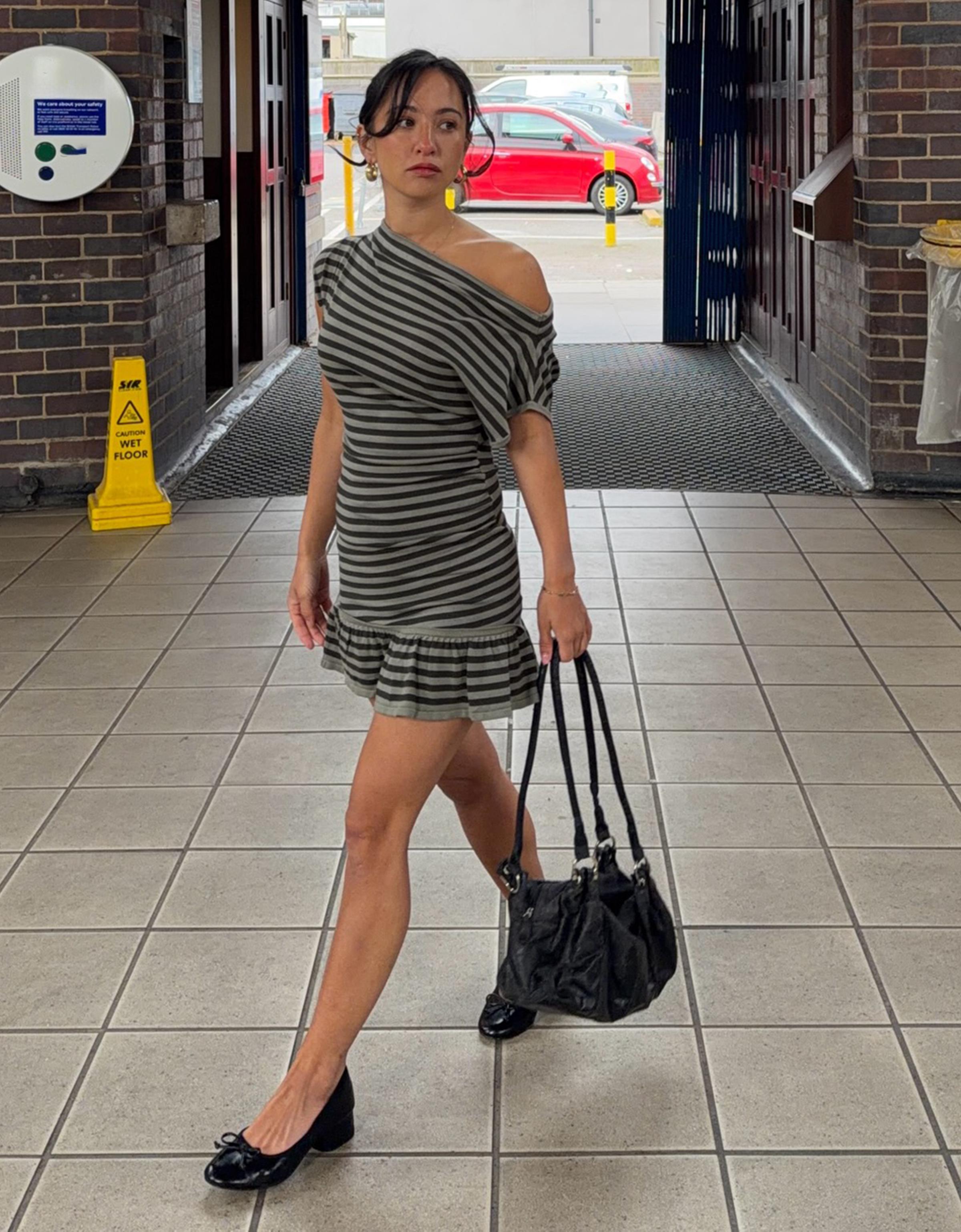 Asimetrik çizgili mini elbise - Görsel 22