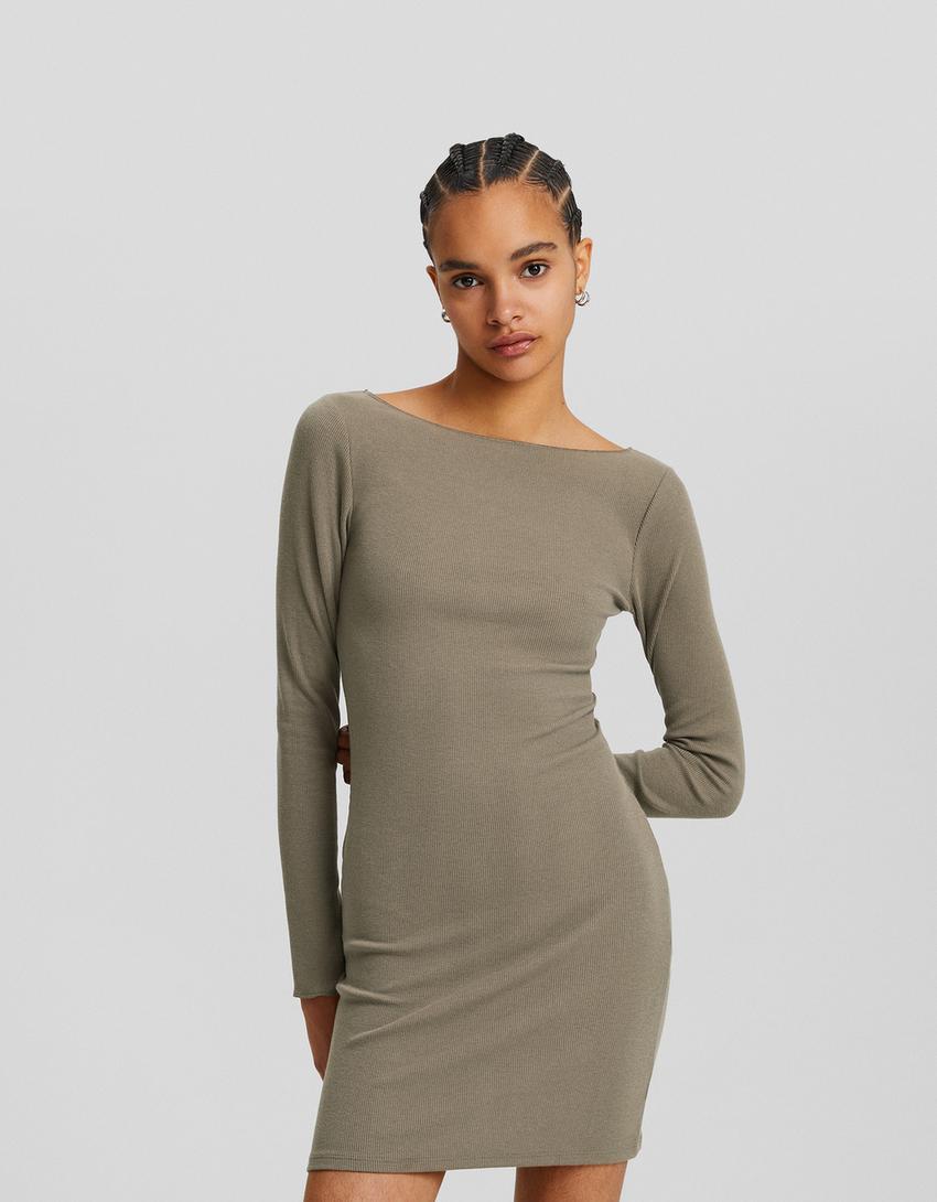 Vestido mini de manga comprida com decote barco em malha com nervuras-Caqui-1