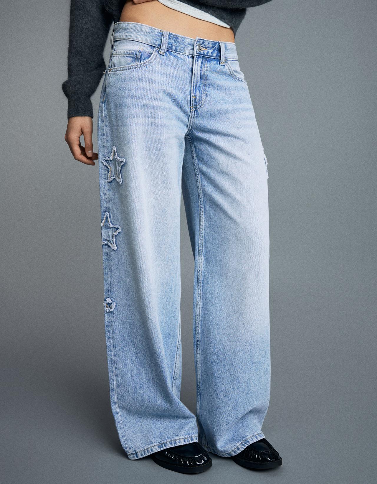Boyfriend jeans with star print — Light blue