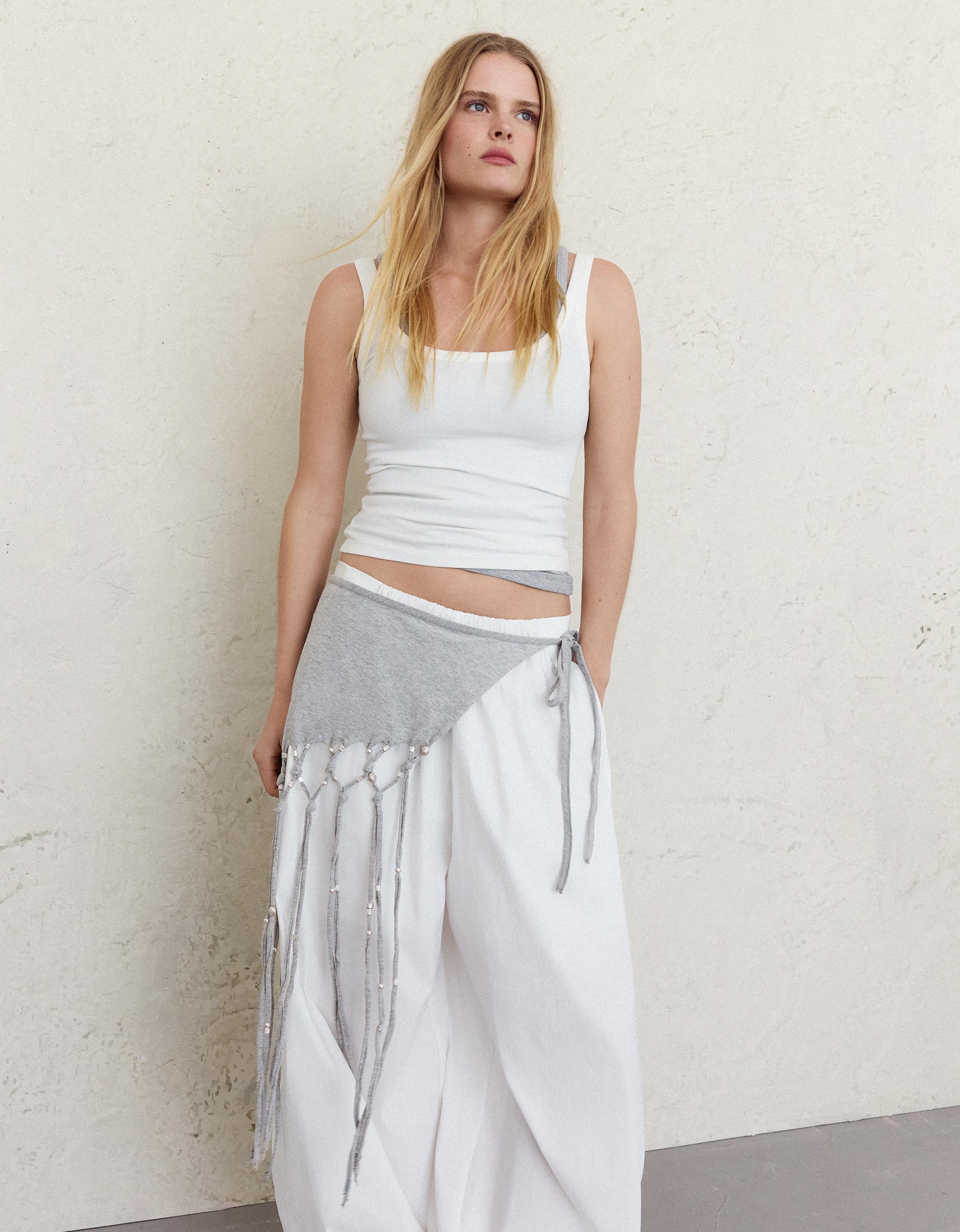 Bershka Sobre Falda Flecos Y Cuentas Mujer Gris