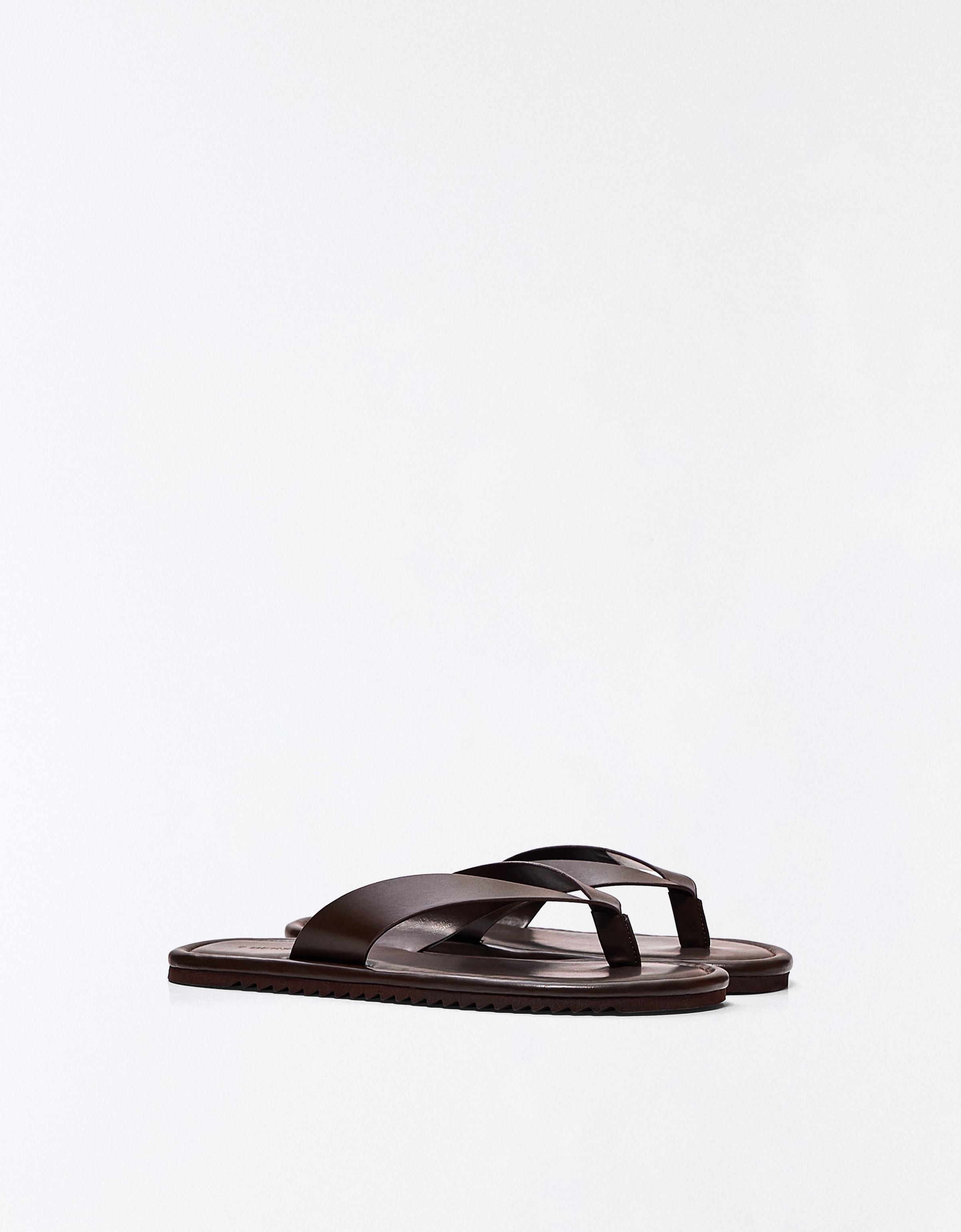 Thong strap sandals — Brown