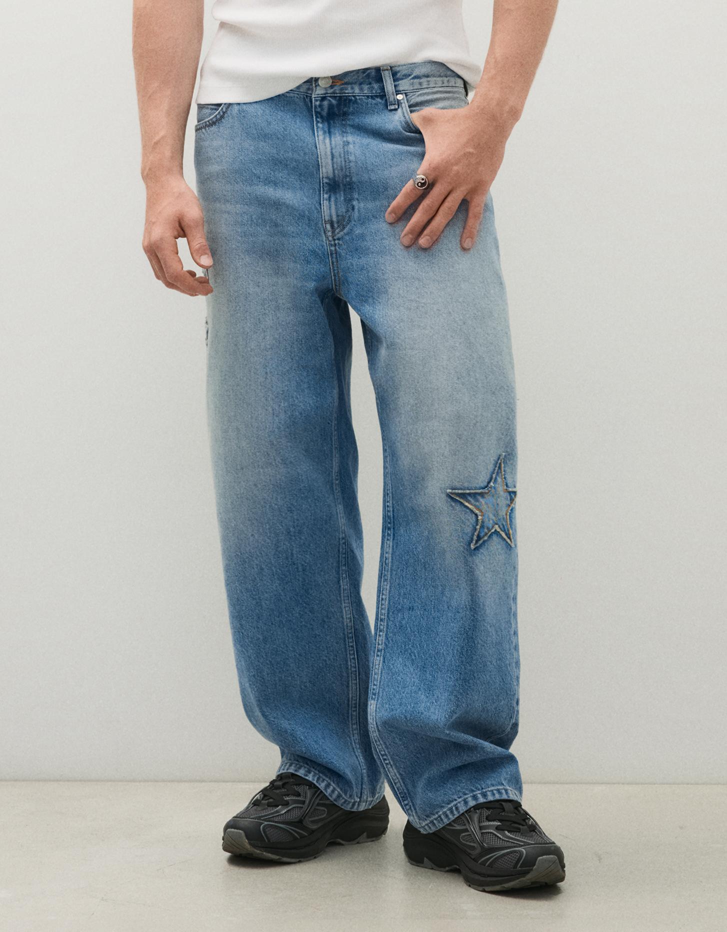 Baggy jeans with star patches — Light blue