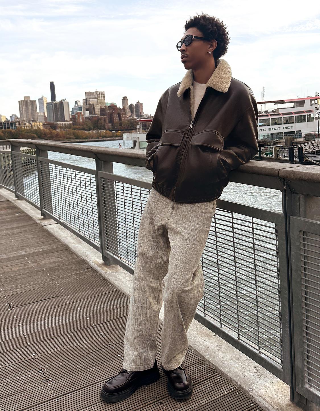 Printed barrel-leg trousers