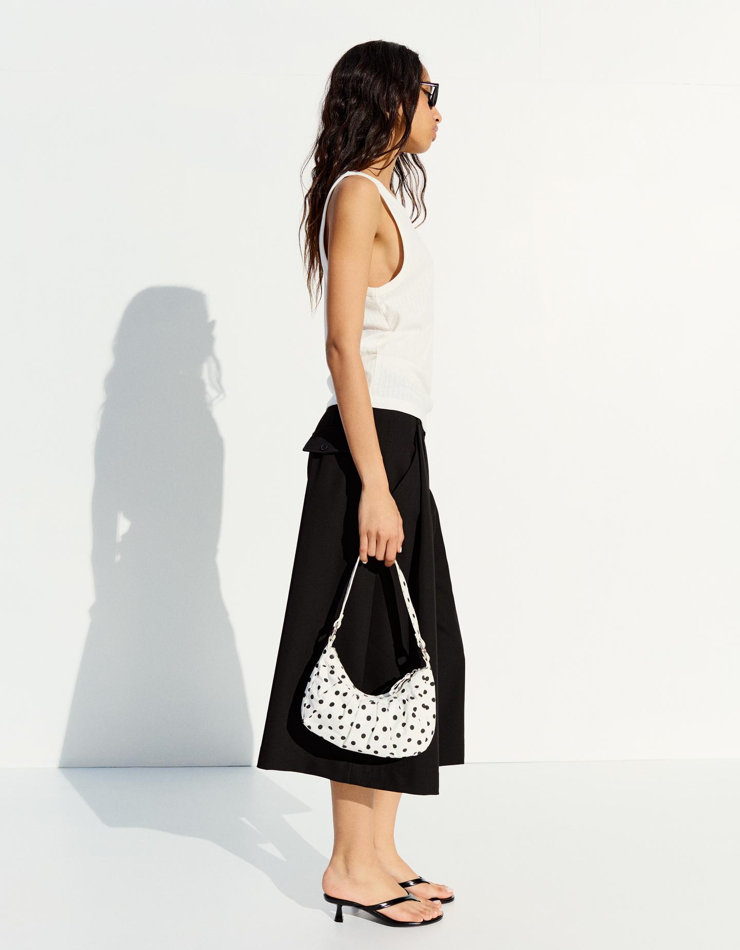 Bershka torebka mini w grochy biały