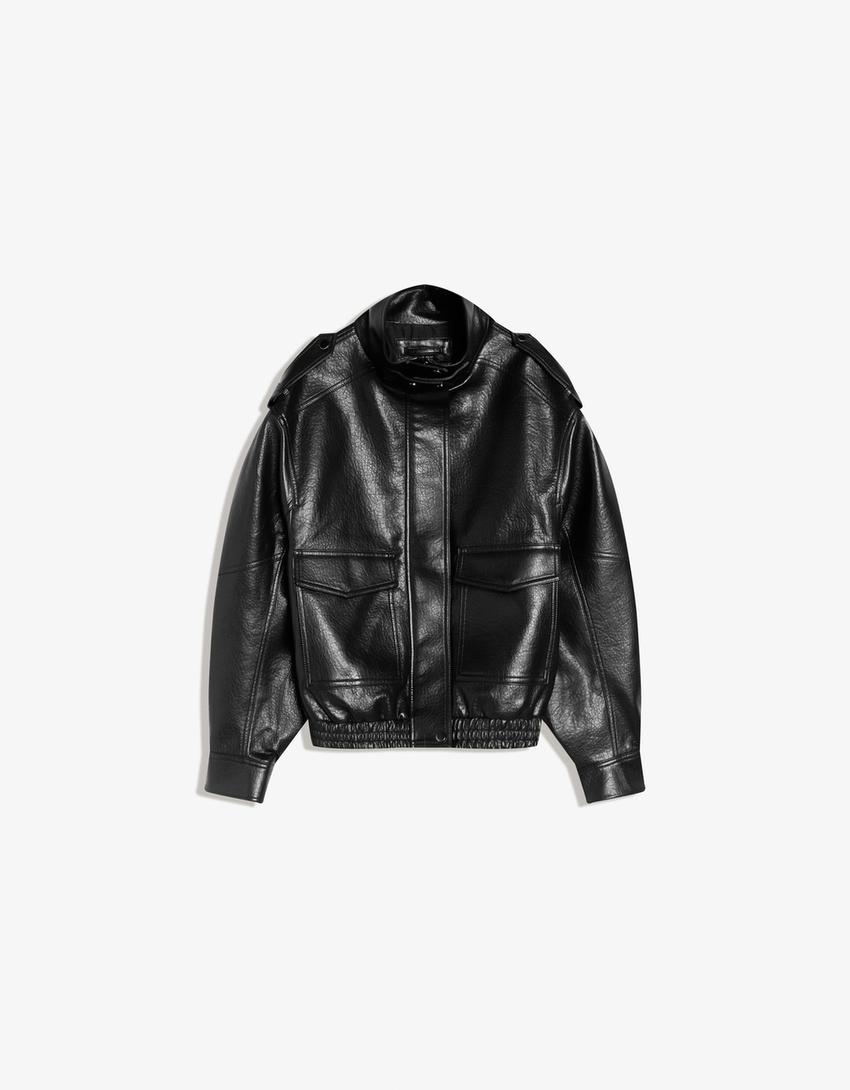 Cazadora efecto piel cuello chimenea-Negro