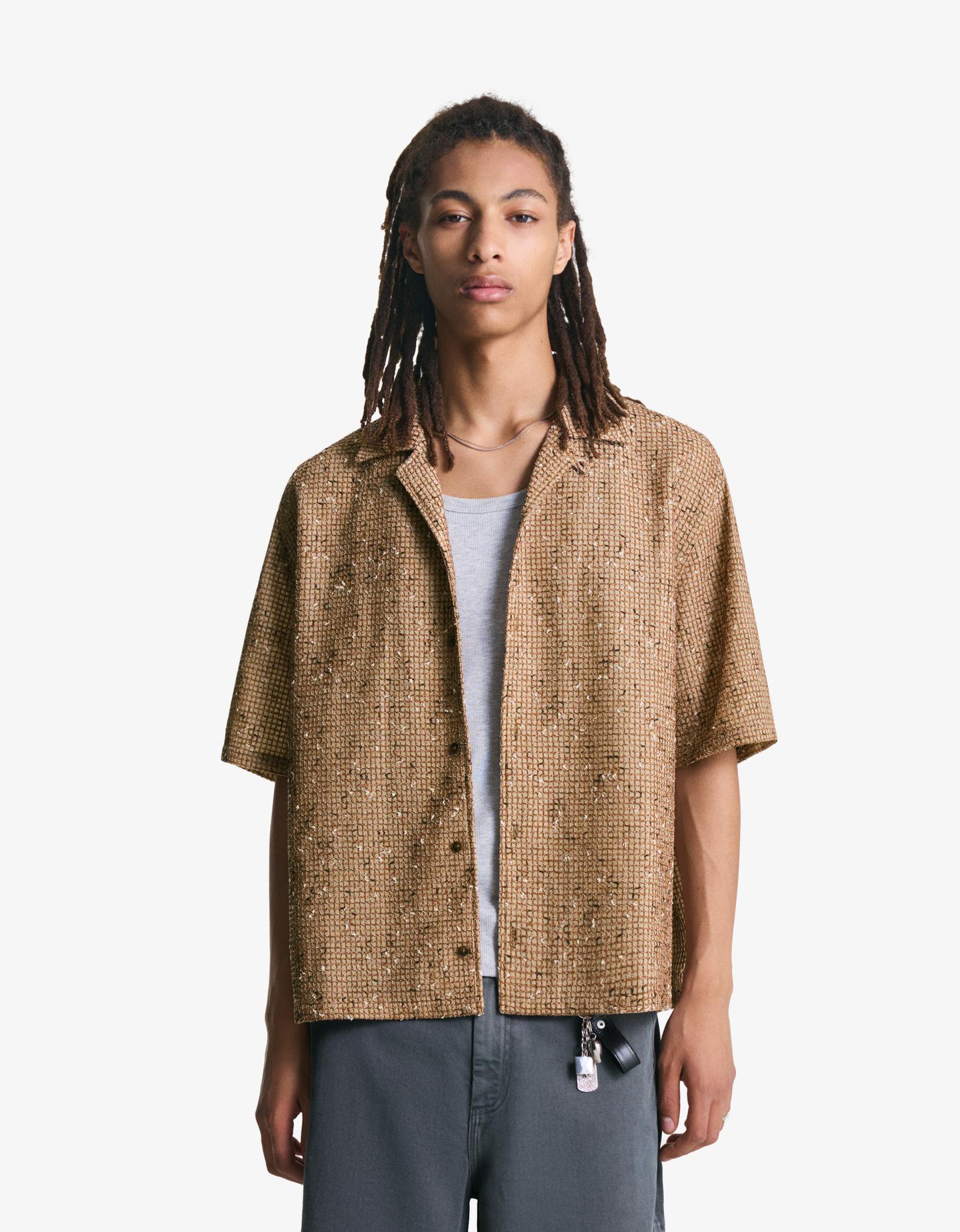 Bershka koszula boxy z krótkim rękawem o fakturze brązowy