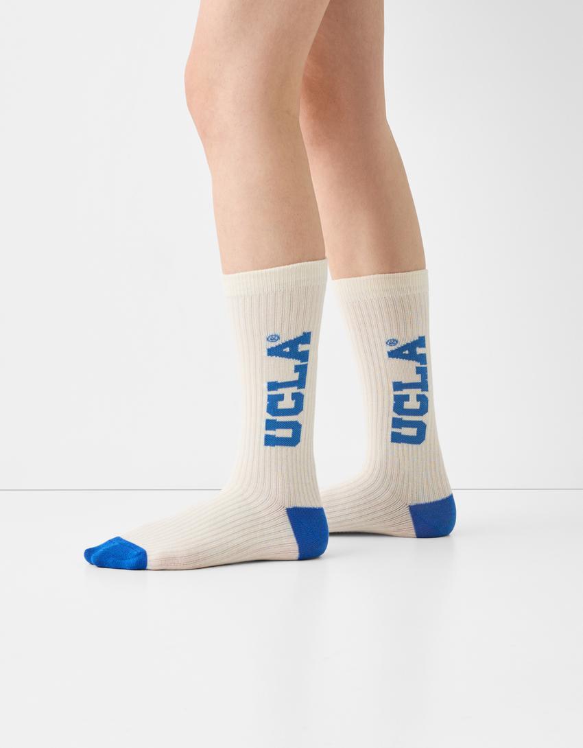 طقم من 2 جوارب بطبعة UCLA-بيج-3
