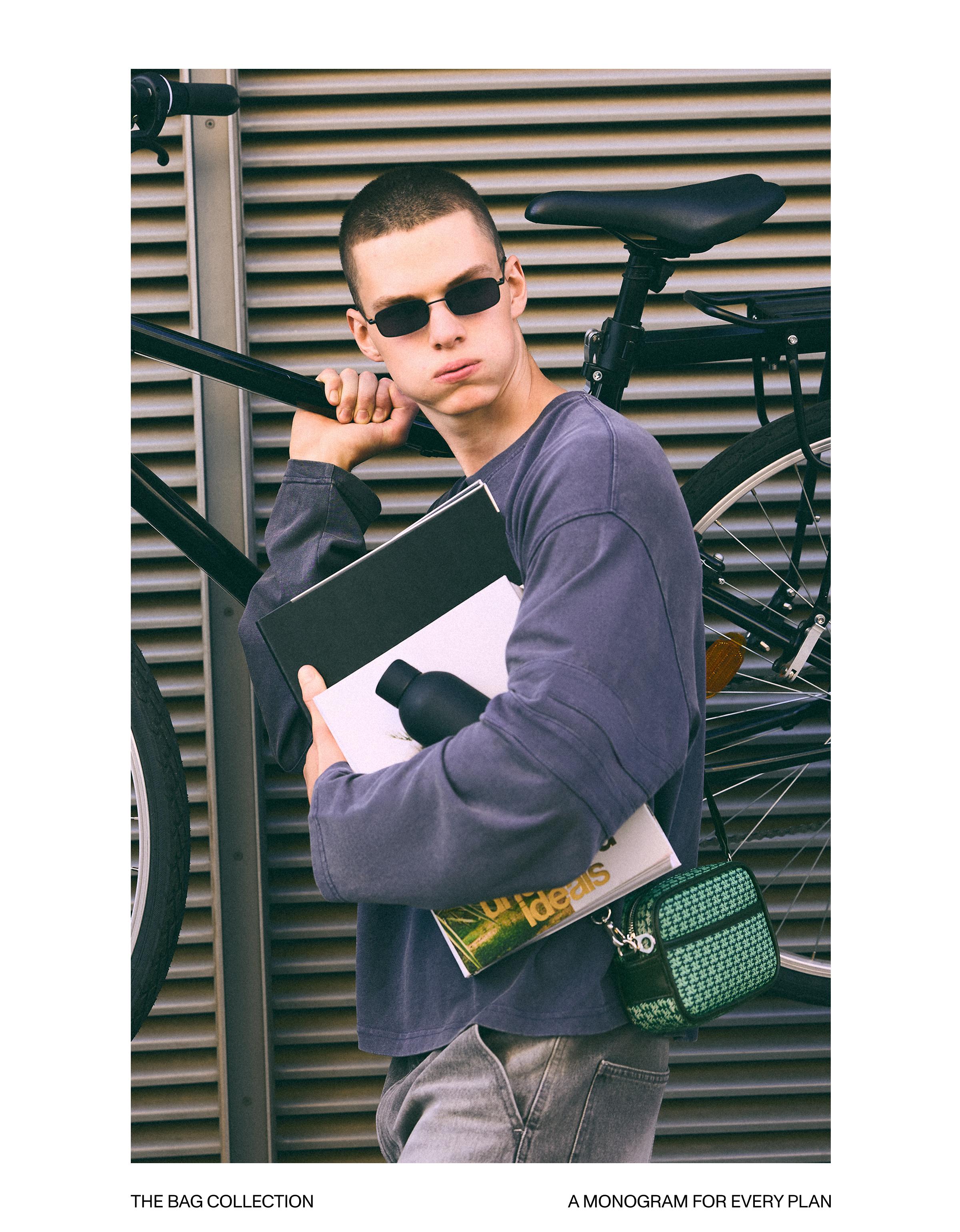 Monogram crossbody bag — Green