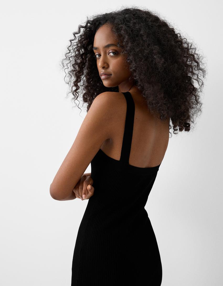 فستان متوسط الطول برقبة مثلثة-أسود-5