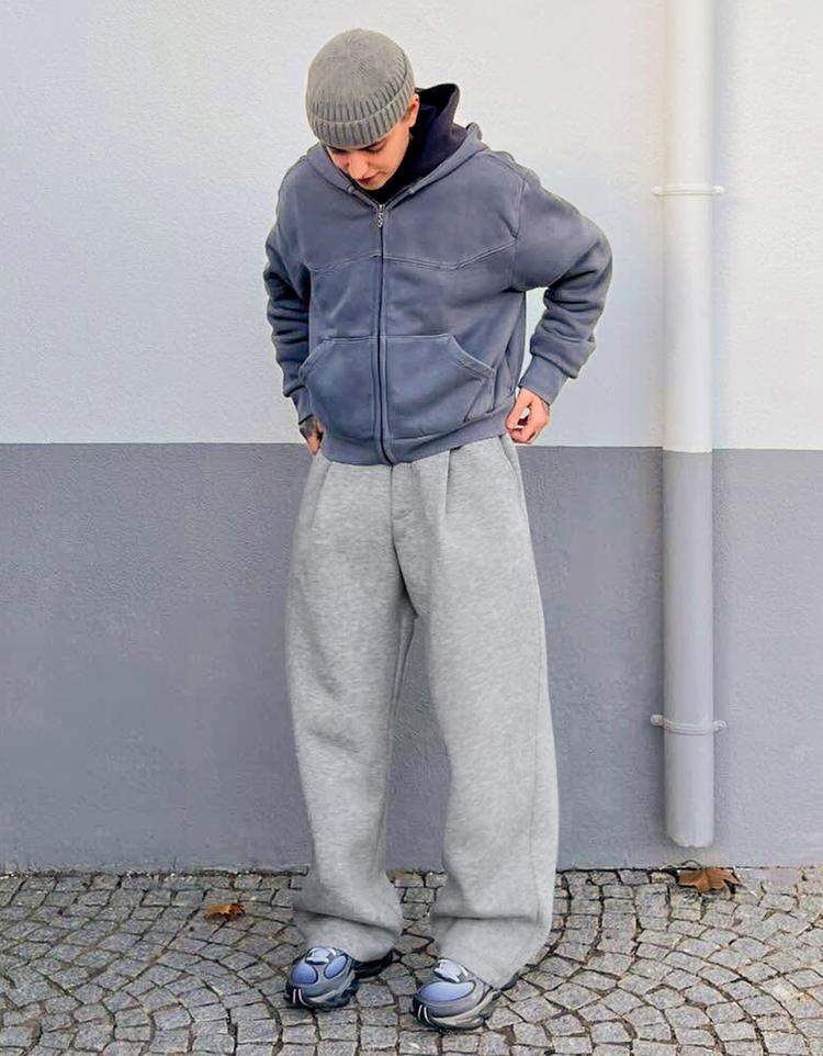 Technical trousers with darts