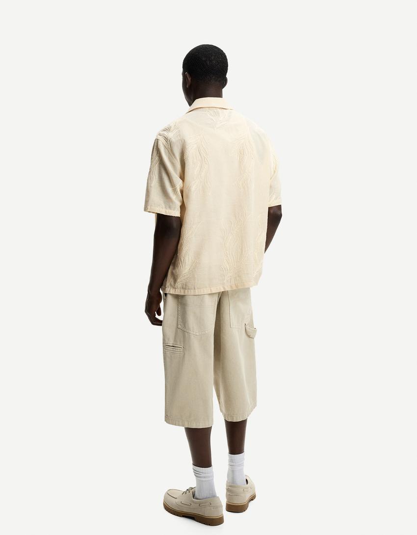 Rustic short sleeve shirt with embroidery