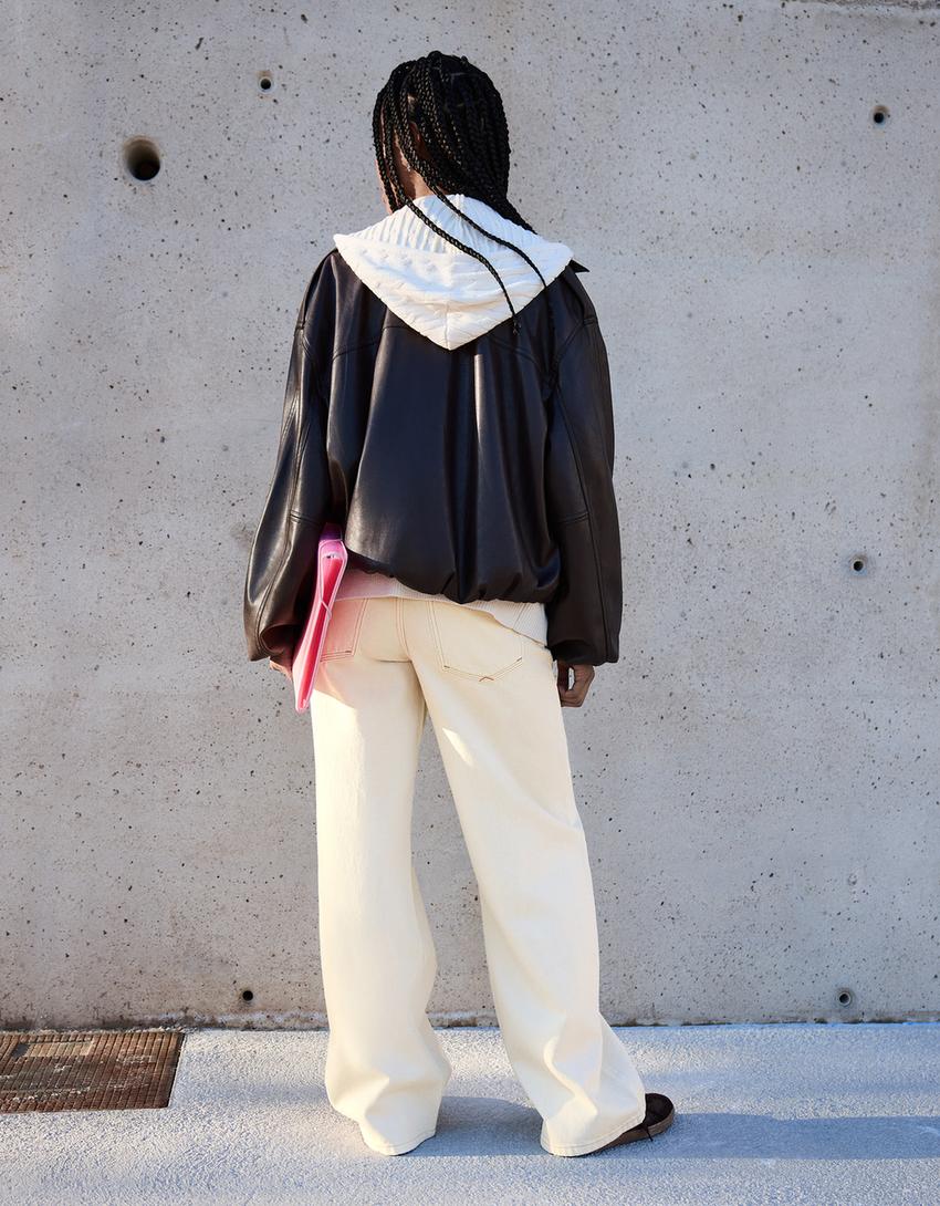 'Boyfriend' stila džinsi ar pazeminātu jostasvietu-Krēmkrāsas