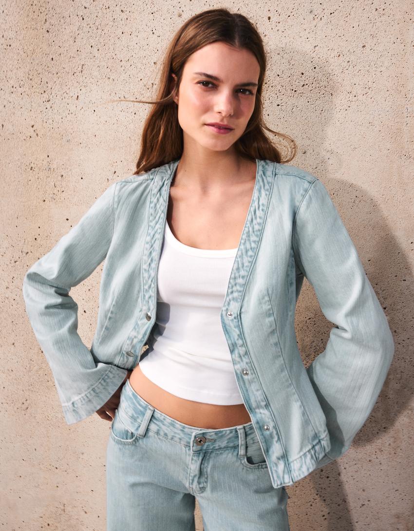 Jeansjacke mit Schößchen und Streifen-Hellblau