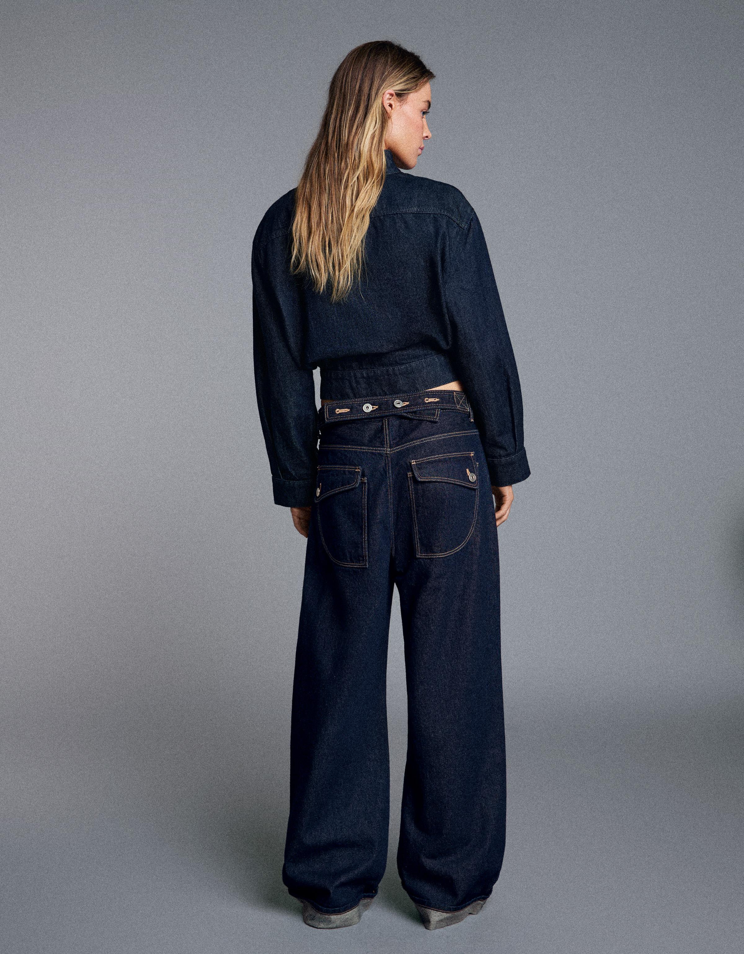 Ripped balloon fit jeans with back buckle — Navy