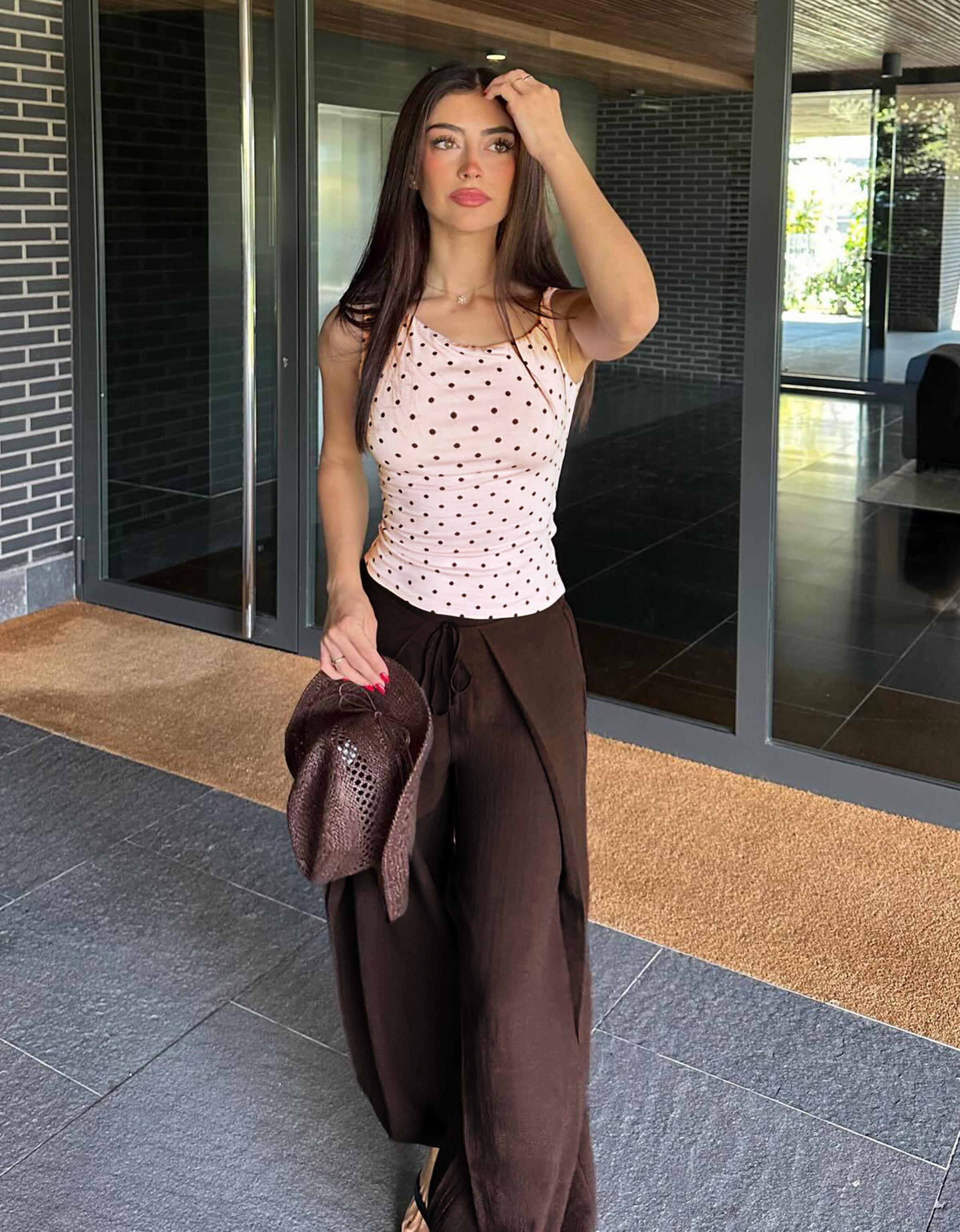 Rustic wide-leg pleated trousers — Brown